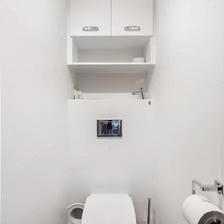 Mokotow Contemporary By Bookinghost *